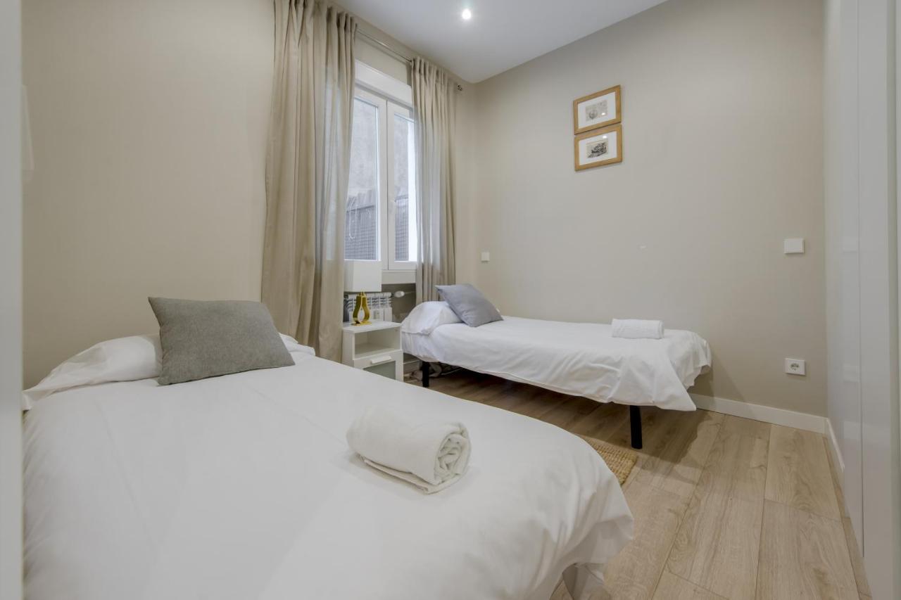 Acogedor Apt 3 Habitaciones Y Terraza En El Centro Мадрид Екстериор снимка