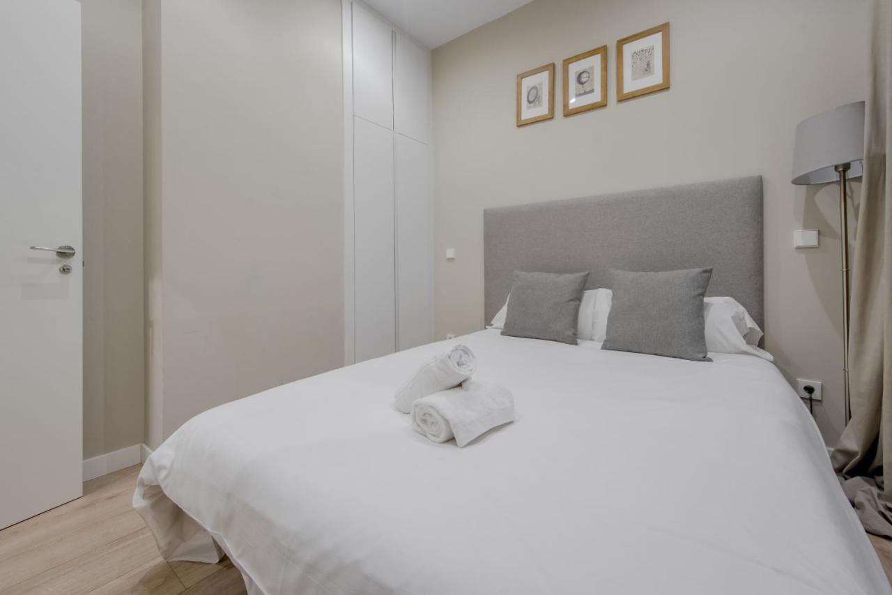 Acogedor Apt 3 Habitaciones Y Terraza En El Centro Мадрид Екстериор снимка